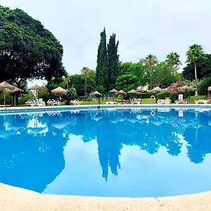 apartamento-premium-con-piscina-recepcin-24hs.hotelsinnerja.org/